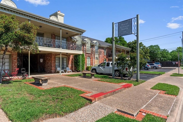 7920 Rockwood Ln Unit 104, Austin, TX 78757 - view of community with uncovered parking