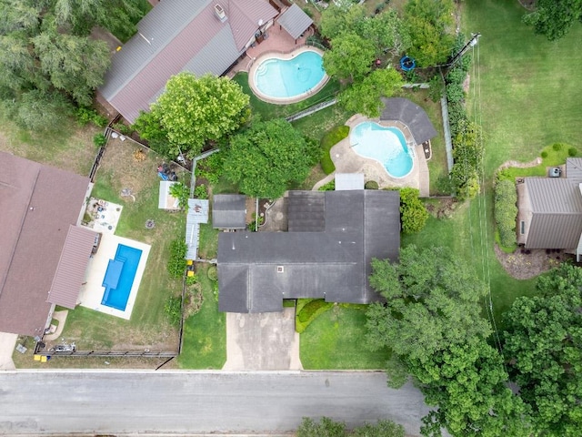 104 N Fair St, Gonzales, TX 78629 - view of property location with a pool