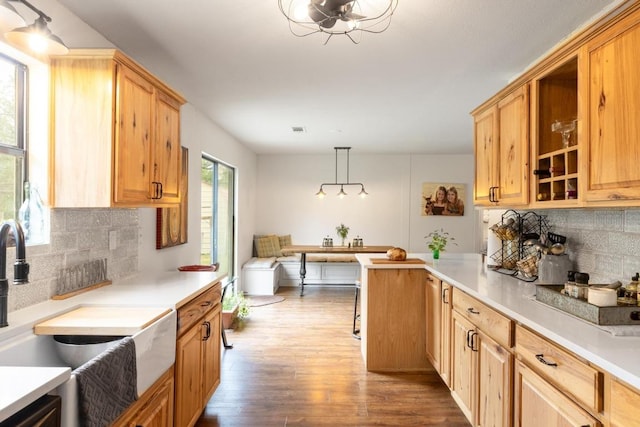 326 Zapalac Rd, Smithville, TX 78957 - kitchen featuring a sink, backsplash, and light countertops