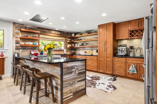 109 N Hill Top Dr, Boerne, TX 78006 - indoor wet bar with recessed lighting and freestanding refrigerator