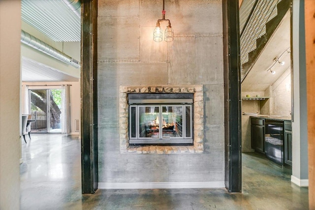 5307 Shady Oaks Cir, Kingsland, TX 78639 - building lobby featuring a towering ceiling