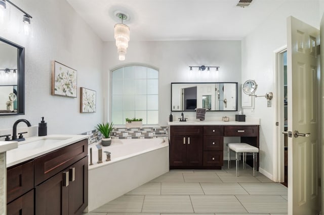 3016 Sunland Dr, Austin, TX 78748 - full bath featuring two vanities and a bath