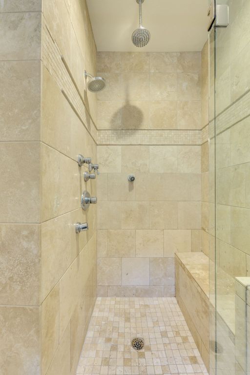 2112 W 11th St, Austin, TX 78703 - bathroom with a tile shower