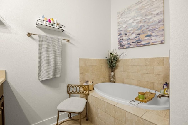 2520 Bluebonnet Ln Unit 32, Austin, TX 78704 - bathroom featuring a bath, vanity, and baseboards