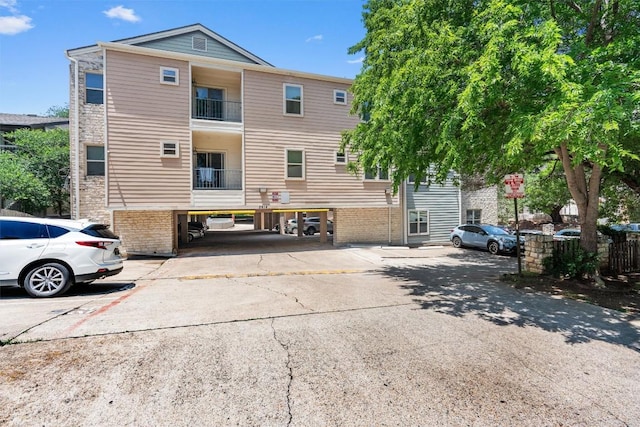 2414 Longview St Unit 303, Austin, TX 78705 - rear view of house