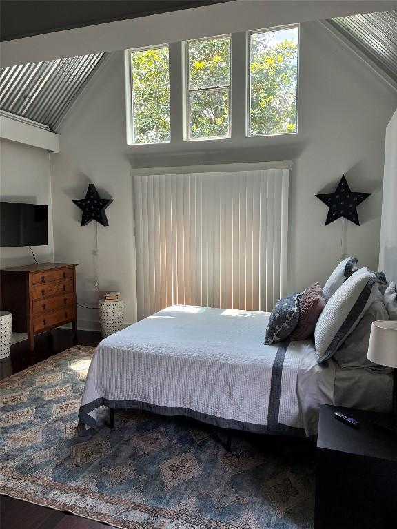 101 Short St, Smithville, TX 78957 - bedroom featuring lofted ceiling