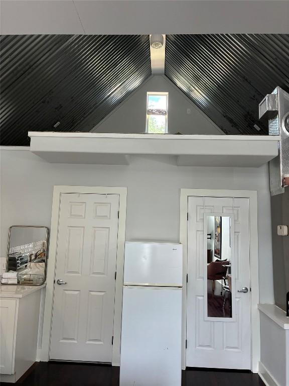 101 Short St, Smithville, TX 78957 - interior space with vaulted ceiling