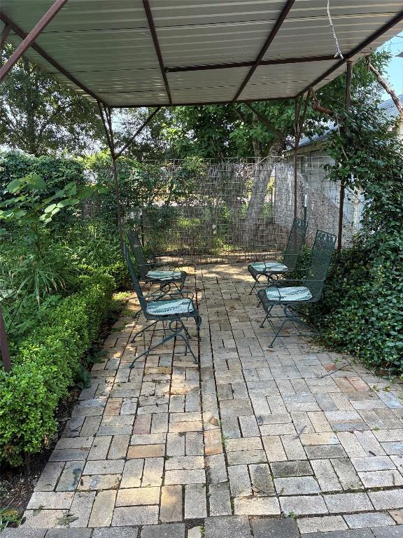 101 Short St, Smithville, TX 78957 - view of patio / terrace
