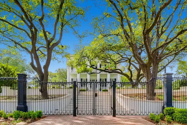 1800 Lavaca St Unit A-514, Austin, TX 78701 - view of gate