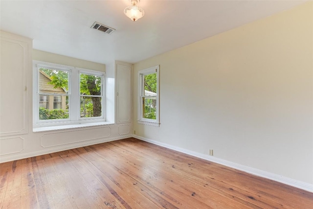 503 Colorado St, Smithville, TX 78957 - empty room with light wood-style flooring and baseboards