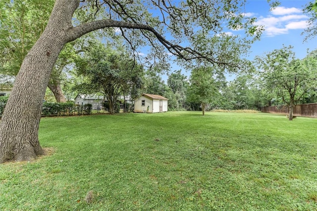 503 Colorado St, Smithville, TX 78957 - view of yard featuring an outdoor structure