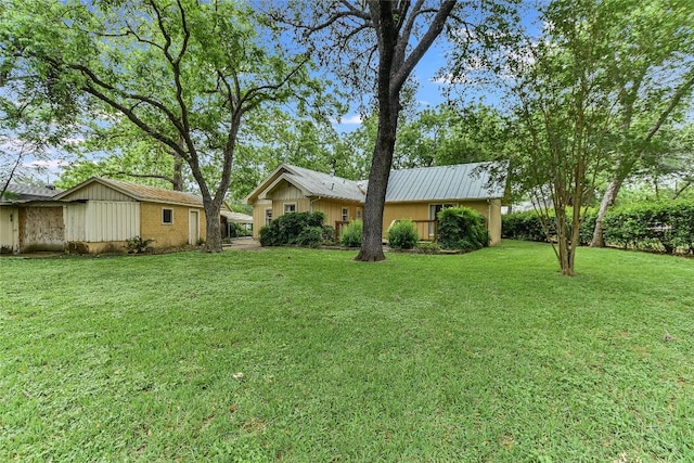 503 Colorado St, Smithville, TX 78957 - view of green lawn