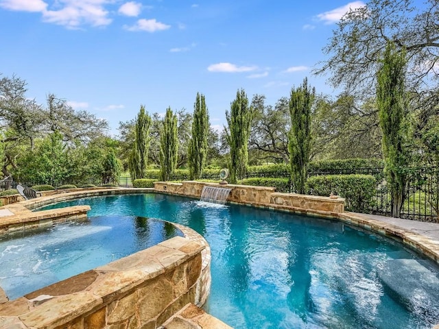 11701 Hunters Green Trl, Austin, TX 78732 - view of swimming pool with a pool with connected hot tub