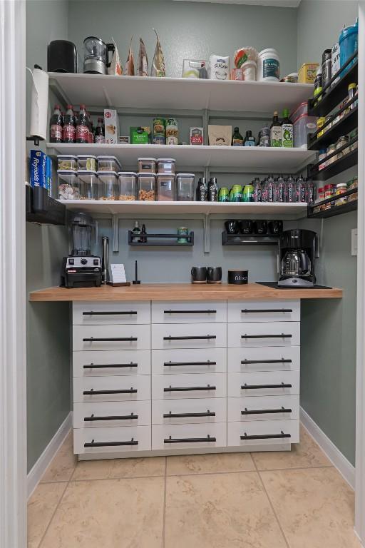 214 Fieldstone Dr, Georgetown, TX 78633 - view of pantry