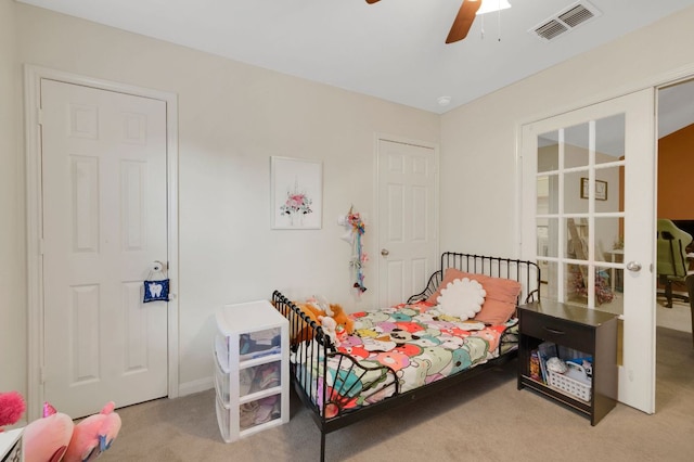 504 Sapphire Ln, Jarrell, TX 76537 - carpeted bedroom with a ceiling fan