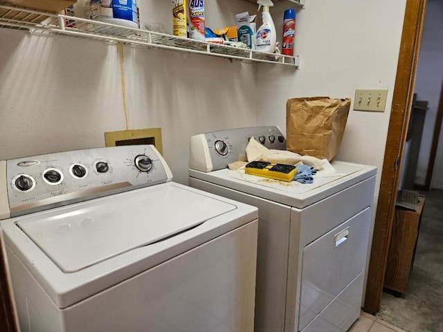 102 Stubblefield Dr, Elgin, TX 78621 - clothes washing area with washer and dryer