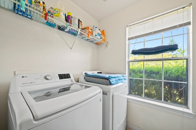 laundry room featuring independent washer and dryer