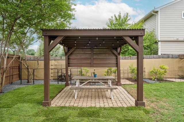 view of yard with a patio area
