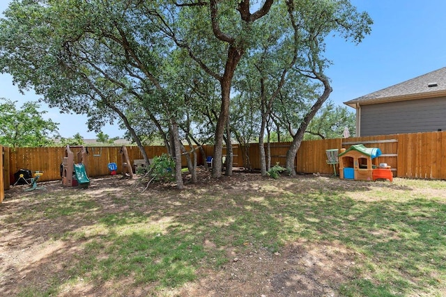 view of fenced backyard