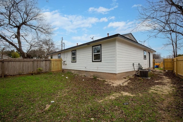 1317 Mckie Cv, Austin, TX 78752 - back of property with cooling unit