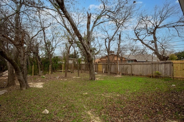 1317 Mckie Cv, Austin, TX 78752 - view of yard featuring fence