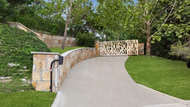 706 Las Lomas Dr, West Lake Hills, TX 78746 - view of gate
