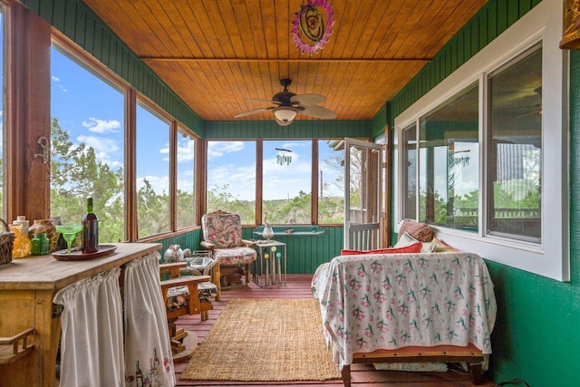 6906 Chinook Dr, Austin, TX 78736 - sunroom featuring a ceiling fan