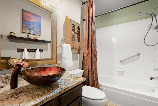 6906 Chinook Dr, Austin, TX 78736 - bathroom featuring shower / bath combo with shower curtain and vanity