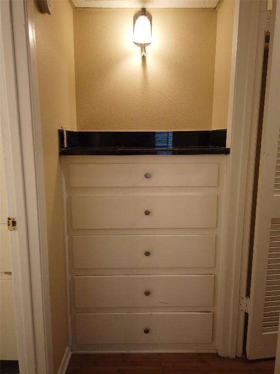 1000 W 26th St Unit 110, Austin, TX 78705 - view of closet