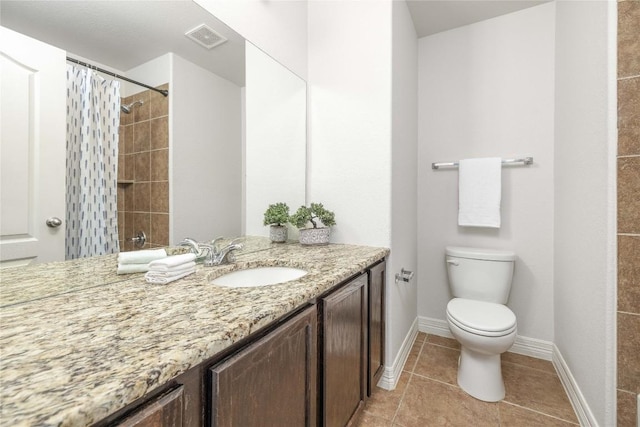 full bath featuring toilet, tile patterned flooring, vanity, curtained shower, and baseboards