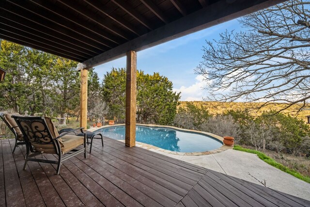 124 Hoskins Trl, Boerne, TX 78006 - swimming pool featuring a deck