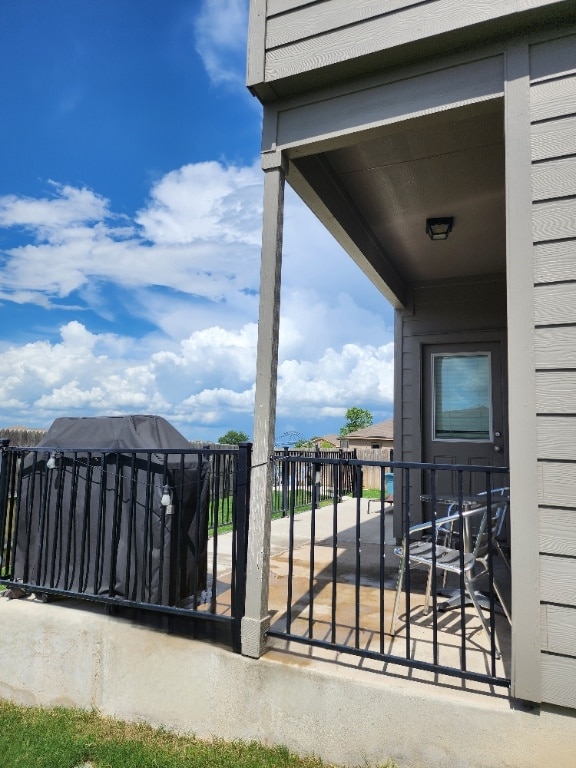 428 Major Lee Ln Unit 10H, Jarrell, TX 76537 - view of balcony