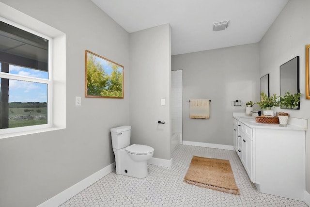 12935 Prairie Cir Unit 3641, Kempner, TX 76539 - bathroom with vanity, toilet, baseboards, and tub / shower combination