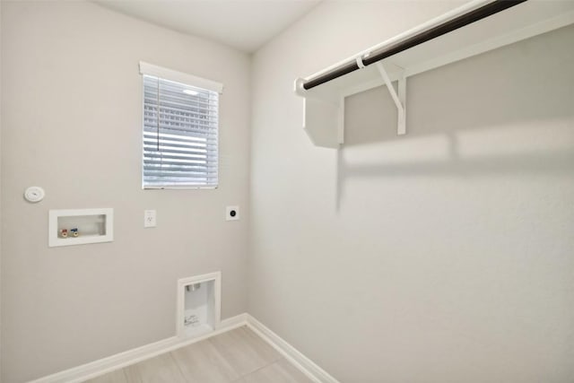825 Sun Grove Trl, Georgetown, TX 78628 - clothes washing area featuring electric dryer hookup, hookup for a washing machine, baseboards, and hookup for a gas dryer