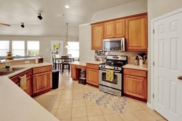 1040 Kensington Castle Trl, Pflugerville, TX 78660 - photo 11