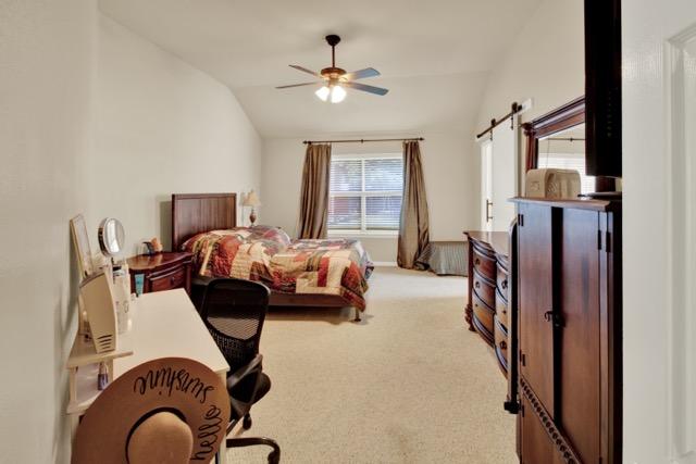 1040 Kensington Castle Trl, Pflugerville, TX 78660 - photo 20