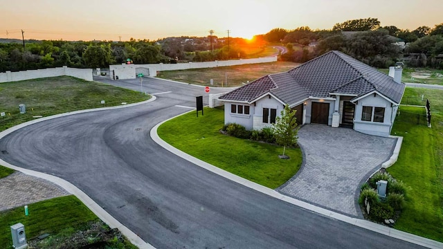 view of aerial view at dusk