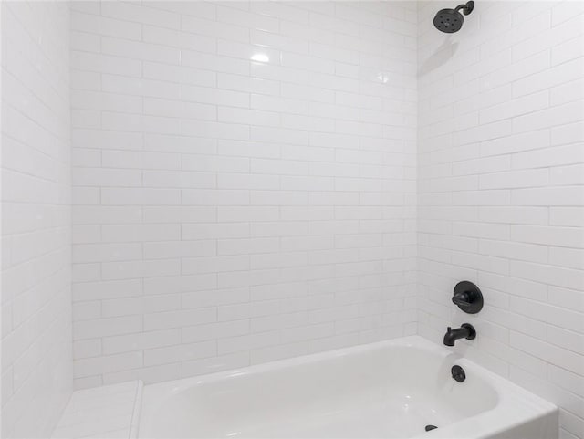 909 Reinli St Unit 102, Austin, TX 78751 - full bath featuring washtub / shower combination