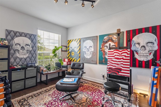 sitting room with baseboards