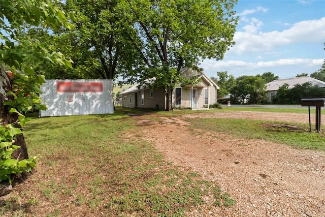 300 Bishop St, Smithville, TX 78957 - view of grassy yard