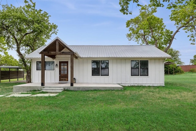 5530 US Highway 90a W, Shiner, TX 77984 - modern farmhouse with board and batten siding and metal roof