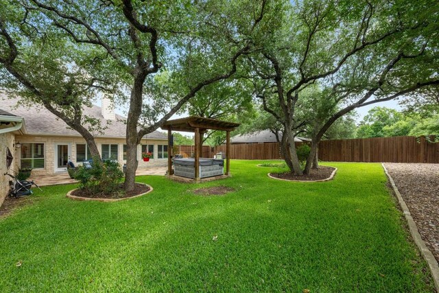 906 Texas Trl, Austin, TX 78737 - view of yard with a hot tub