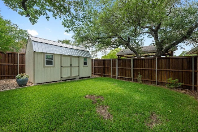 906 Texas Trl, Austin, TX 78737 - view of yard