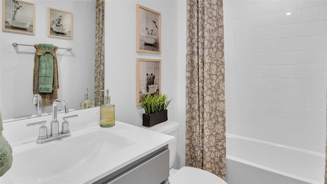 194 Inks Ln, Kyle, TX 78640 - bathroom featuring toilet, vanity, and shower / bath combo with shower curtain