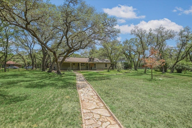 view of green lawn