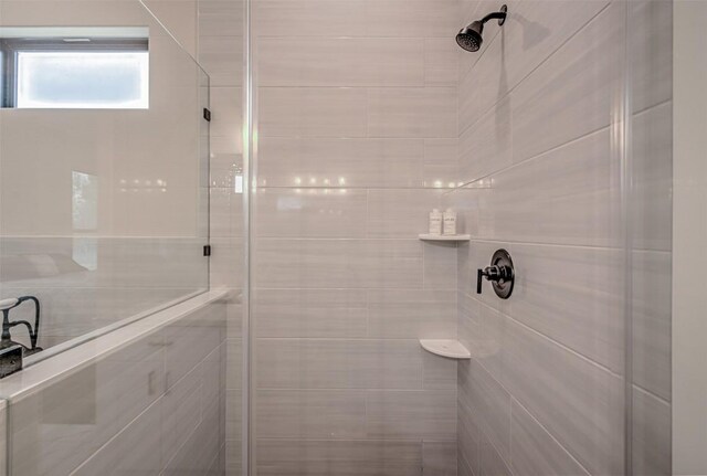 171 Eely Rd, Mcdade, TX 78650 - bathroom with a stall shower