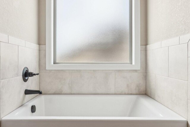 4007 Aerie St, Salado, TX 76571 - bathroom featuring a tub