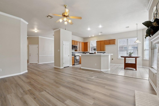 unfurnished living room featuring a ceiling fan, baseboards, ornamental molding, light wood-style flooring, and recessed lighting