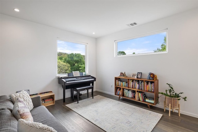 2500 Cedarview Dr, Austin, TX 78704 - sitting room featuring plenty of natural light, wood finished floors, and recessed lighting