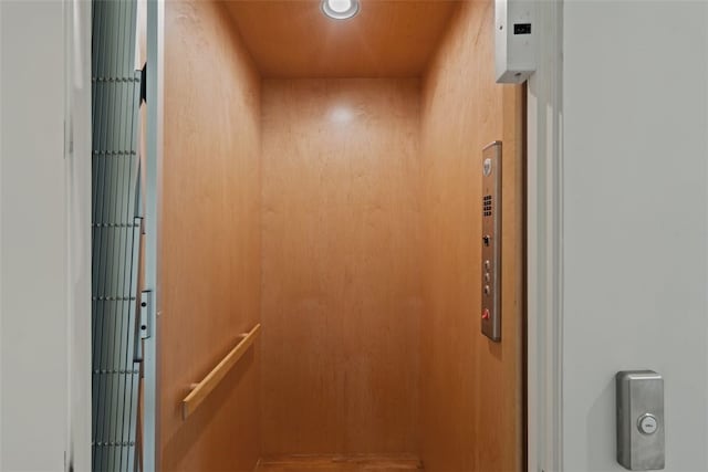 302 Bent Tree Ct, West Lake Hills, TX 78746 - view of elevator